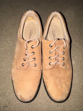 Men's Tan Suede Lace-Up Oxfords - Comfort Collection